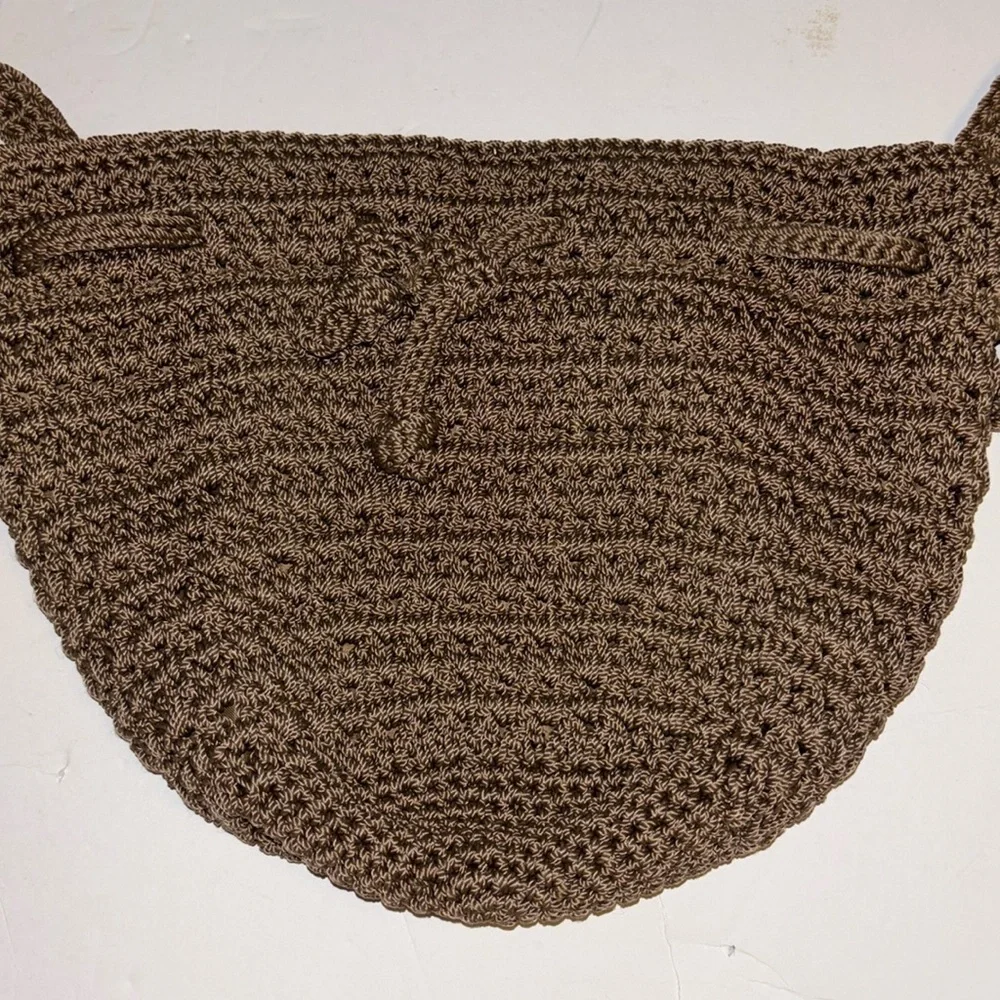 THE SAK TAUPE COLORED SMALL CROCHETED BAG NON ADJUSTABLE CROSSBODY STRAP